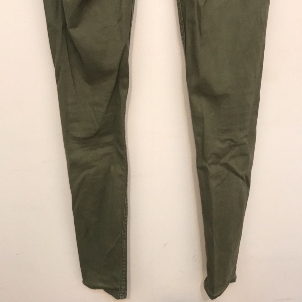 *LAST CHANCE TO PURCHASE*  Distressed Levi jeans 535 - Picture 7 of 7
